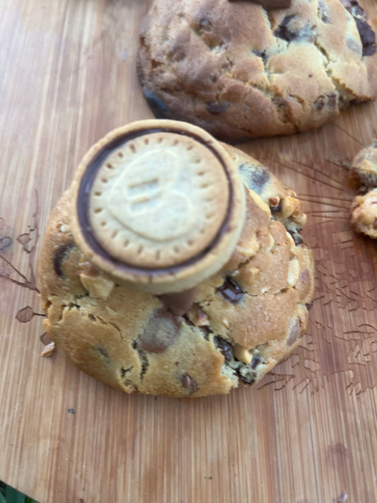 Choco chips and Hazelnut Cookies